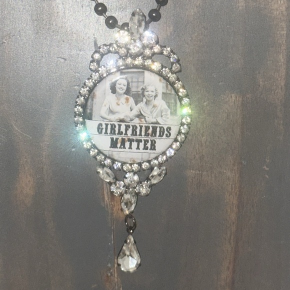 GIRLFRIENDS MATTER Adjustable Boutique Bling NECKLACE Costume Jewelry BFF Friend - Picture 11 of 13